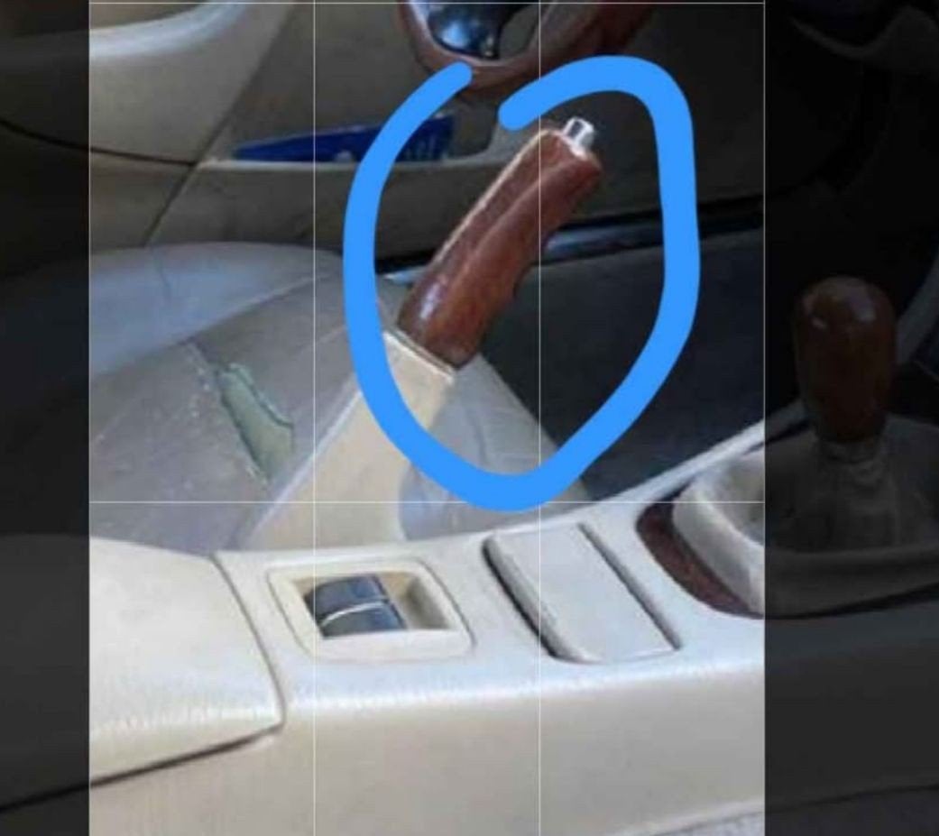 Gezocht: Houten handvat handrem Mazda MX5 (2001), Ophalen of Verzenden