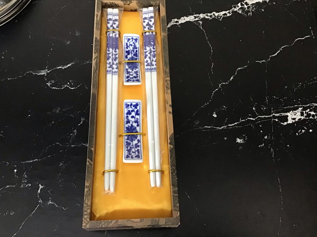 Chinees Eetstokjes Set - Nieuw in Geschenkverpakking, Ophalen of Verzenden, Nieuw, Overige materialen, Los bestek