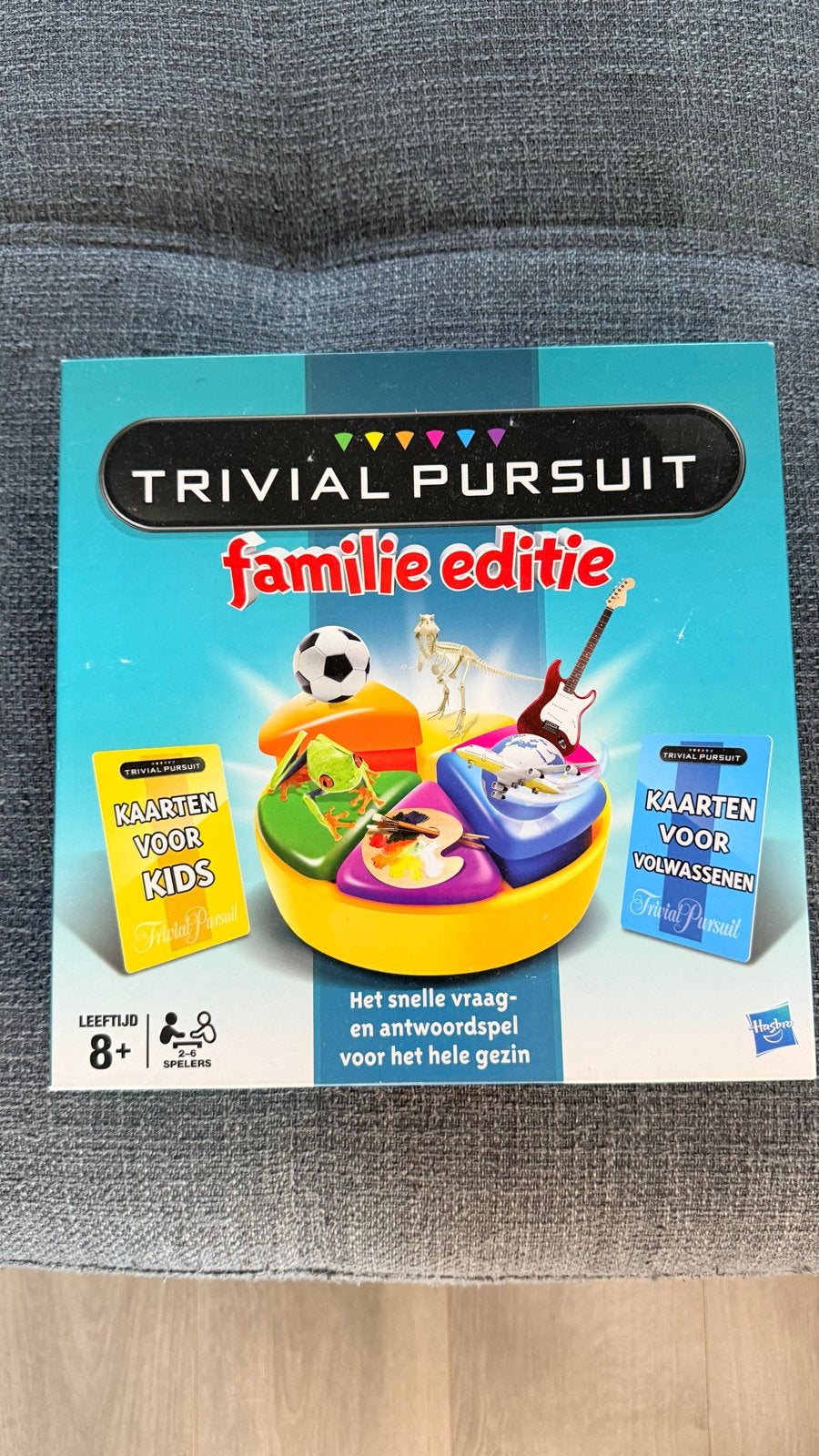 Trivial Pursuit Familie Editie - Het snelle vraag- en antwoo, Drie of vier spelers, Ophalen, Nieuw