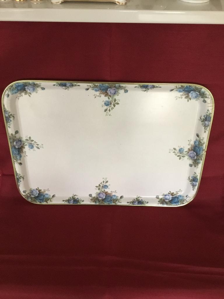 Royal Albert MOONLIGHT ROSE DIENBLAD, Antiek en Kunst, Antiek | Servies los, Ophalen of Verzenden