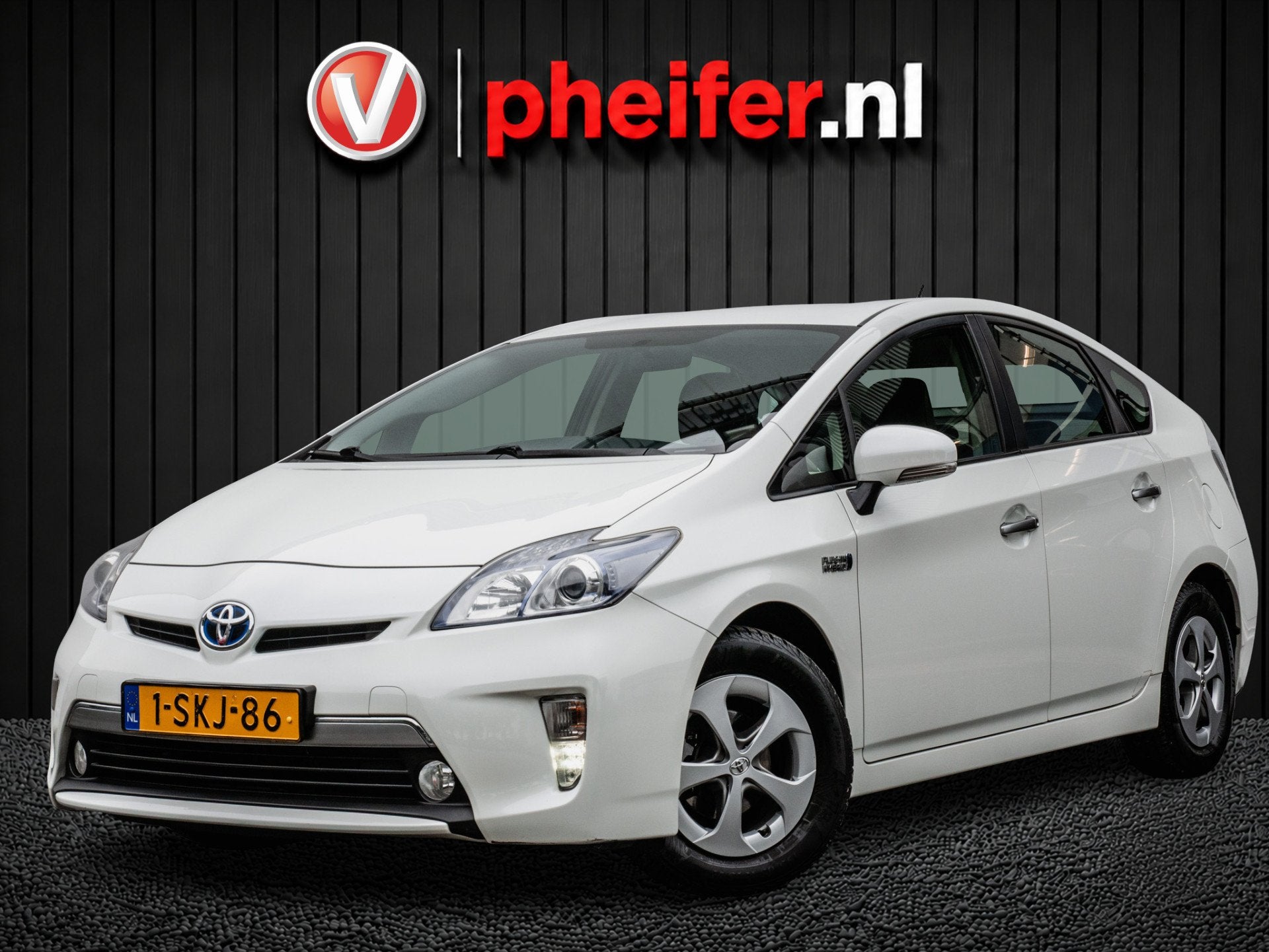 Toyota Prius 1.8 Plug-in Aspiration Trekhaak/ Stoelverwarmin, Auto's, Euro 5, 136 pk, Gebruikt, Zwart