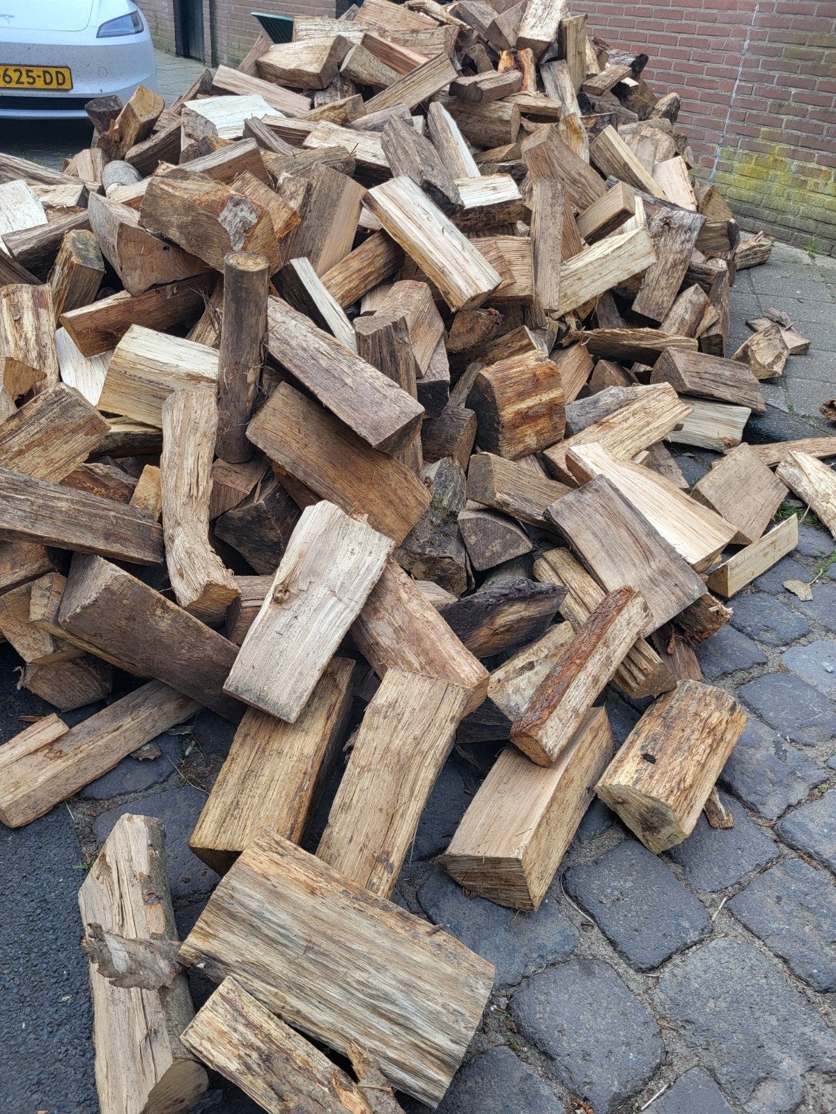 Droog brandhout haardhout kachelhout gratis bezorgd, Tuin en Terras, Haardhout, 6 m³ of meer, Ophalen, Elzenhout, Blokken