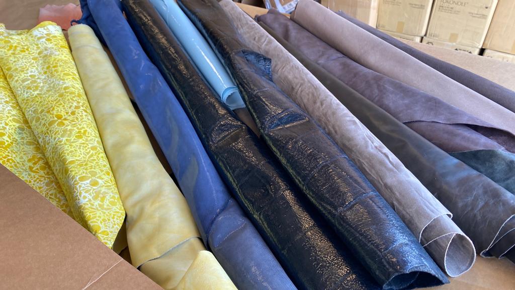 Grote restpartijen leer te koop, Blauw, Leer of Kunstleer, Nieuw, Ophalen of Verzenden