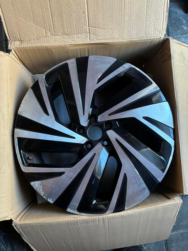 Volkswagen ID4 velg, Auto diversen, Wieldoppen, Ophalen, Zo goed als nieuw