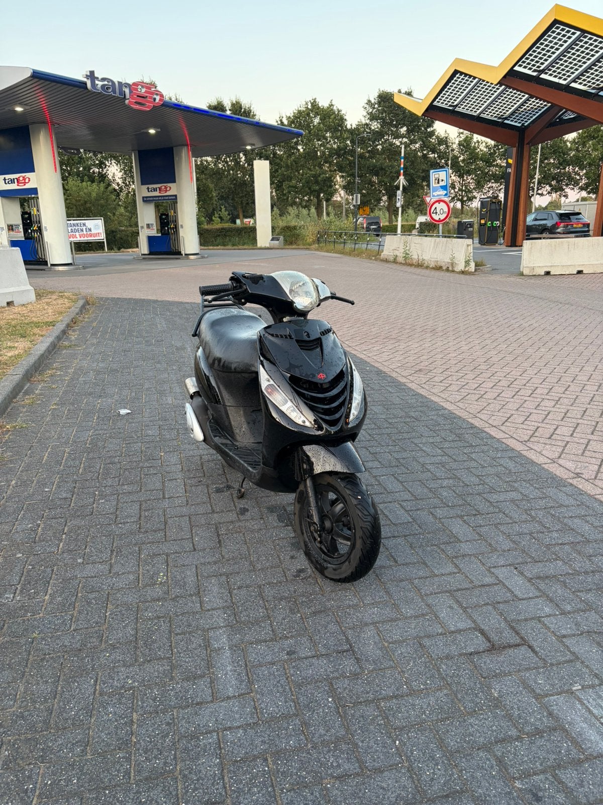 Piaggio Zip 70cc 2 takt brom, Fietsen en Brommers, Scooters | Piaggio, Ophalen, Zo goed als nieuw, Tweetakt, Zip