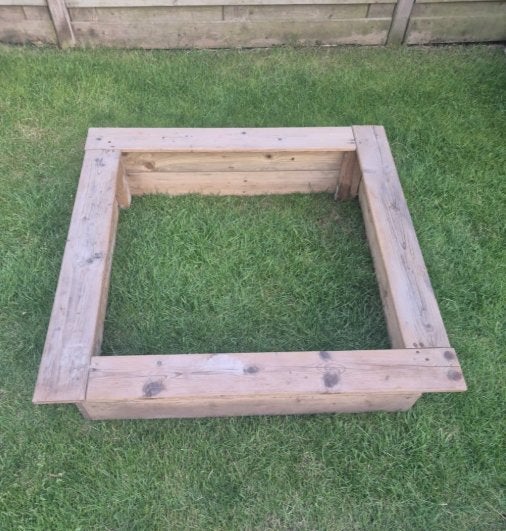 GRATIS Houten zandbak 119x119x30cm, Kinderen en Baby's, Ophalen, Gebruikt