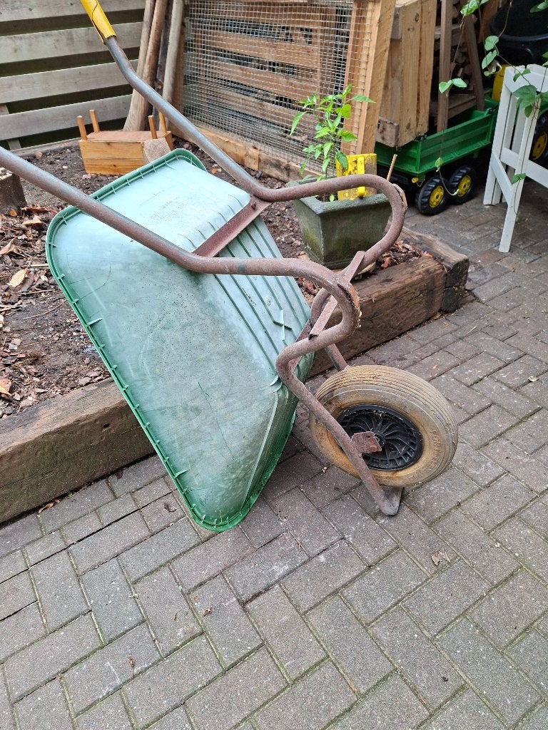 kruiwagen met anti-lek band, Ophalen, Gebruikt