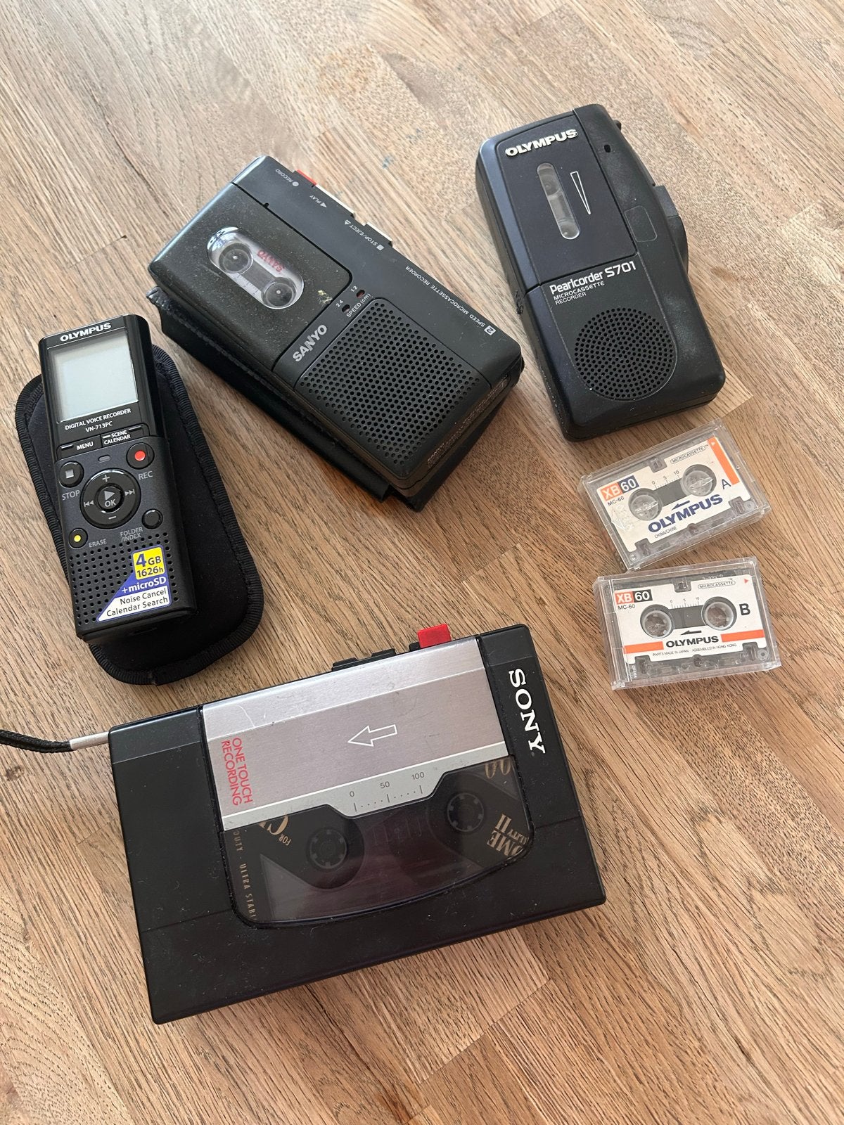 Diverse bandrecorders en dictafoons met accessoires, Ophalen of Verzenden
