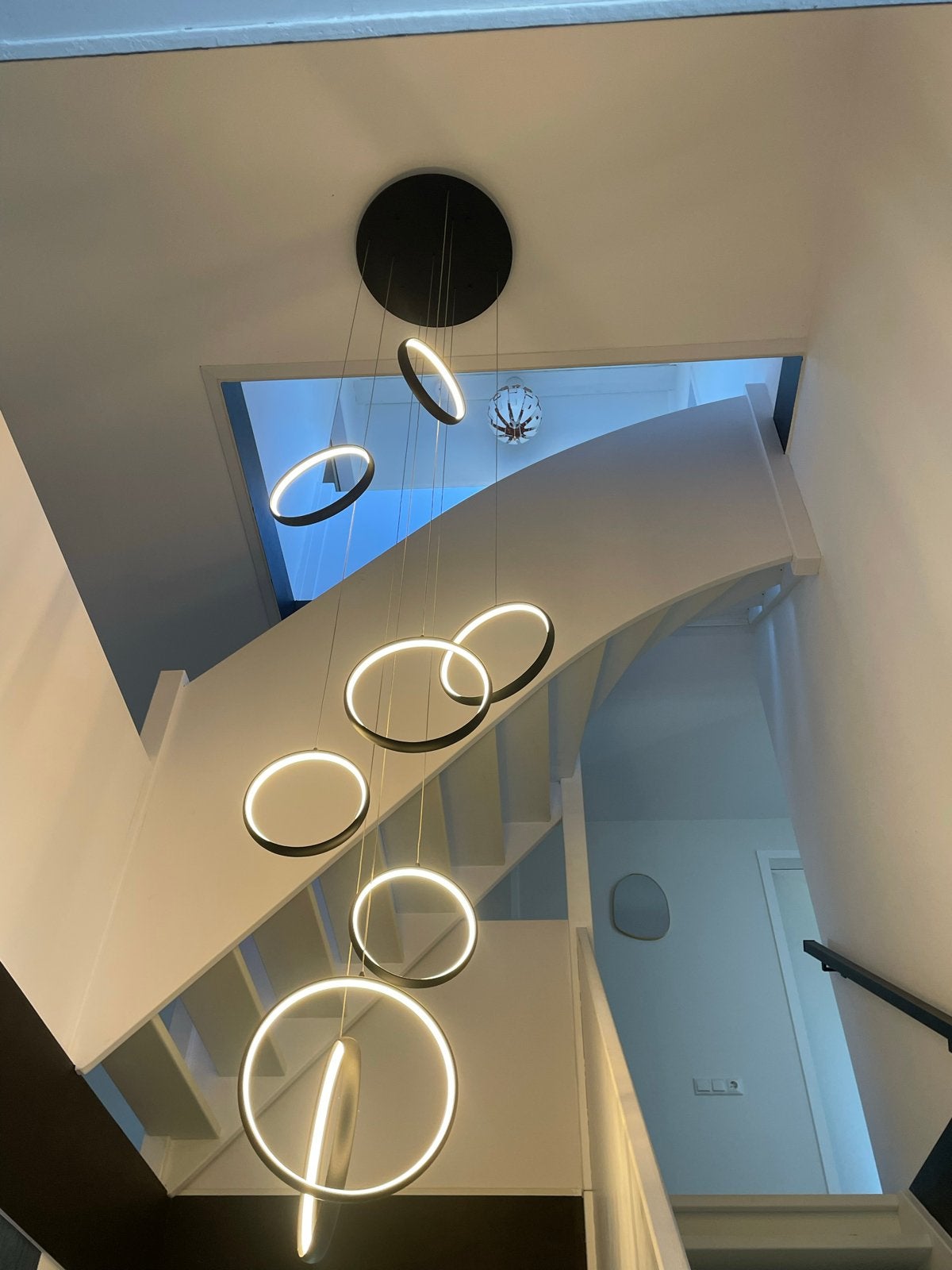 Moderne LED Kroonluchter - Zwart, Nieuwprijs €1000, Huis en Inrichting, Ophalen, Zo goed als nieuw, Metaal, 75 cm of meer