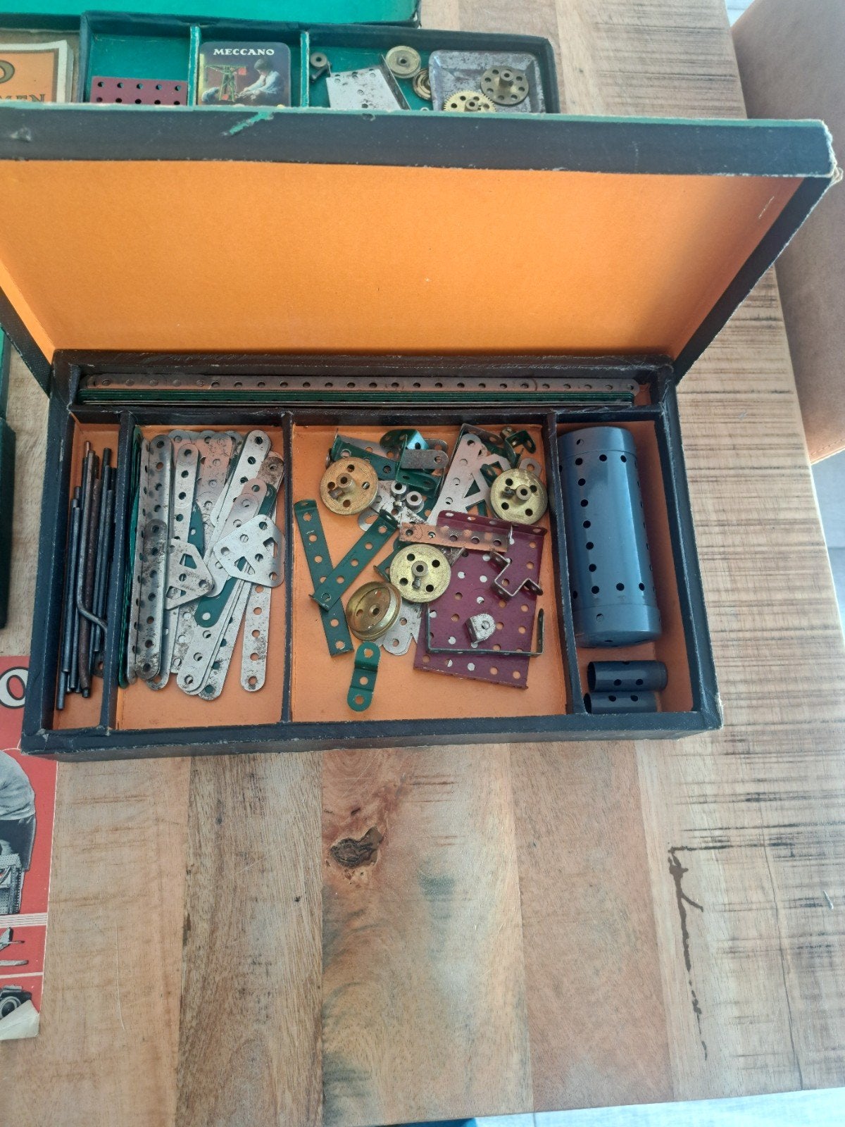 antiek meccano speelgoed in dozen plus blikje, Antiek en Kunst, Antiek | Speelgoed, Ophalen of Verzenden