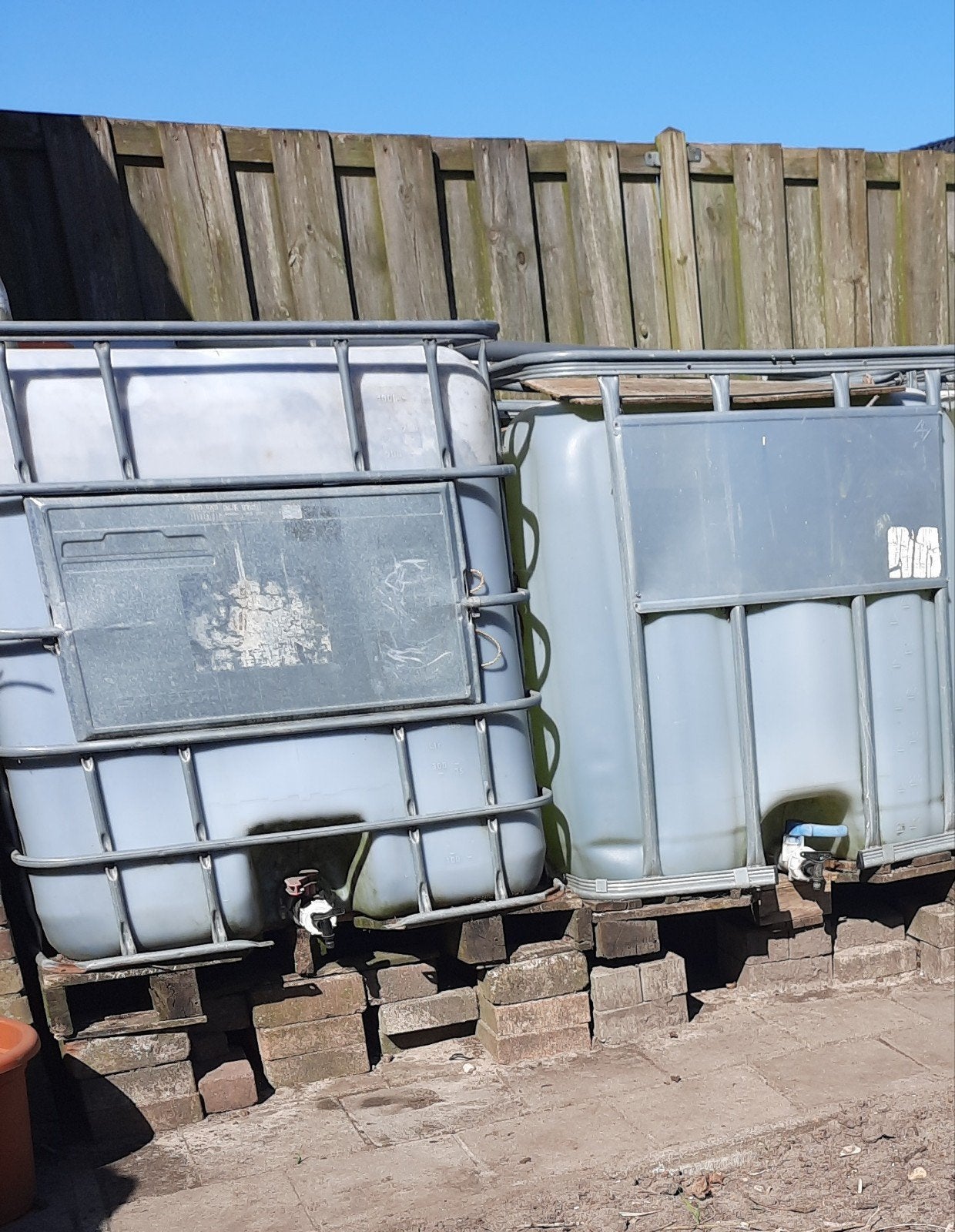 Twee Regentonnen, Dieren en Toebehoren