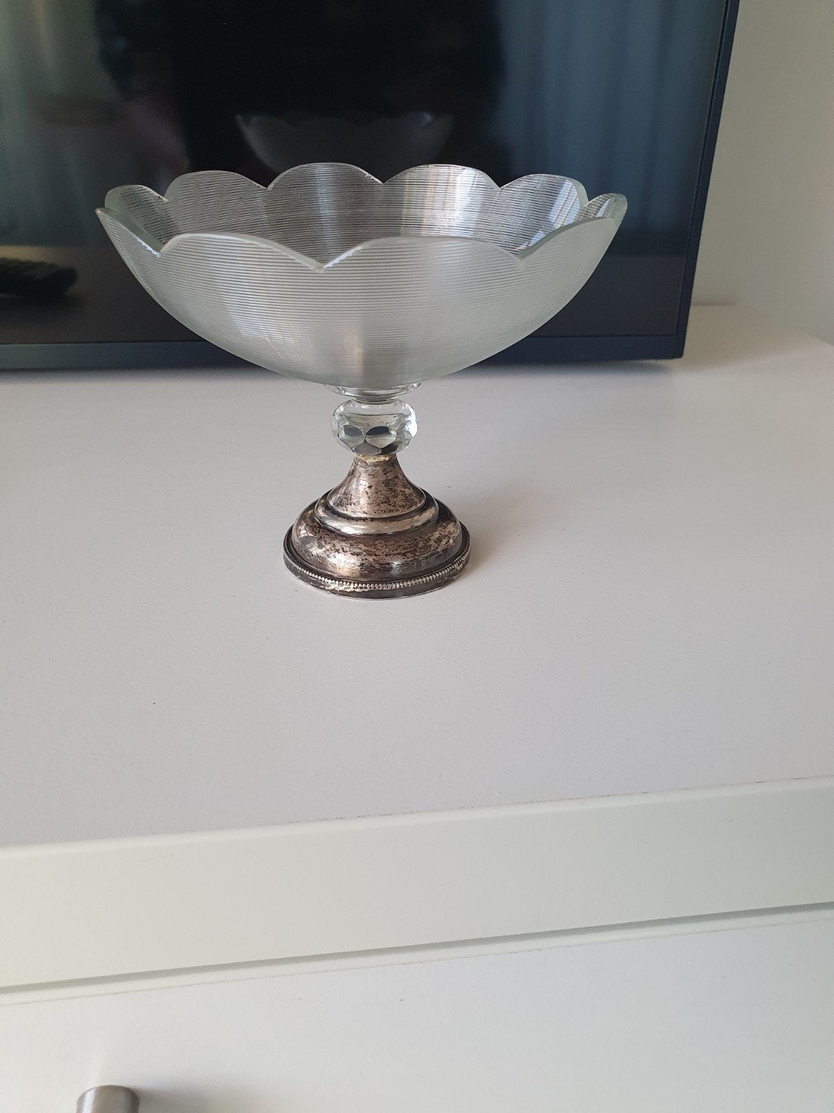 Fries draadglas schaal op voet, Ophalen of Verzenden