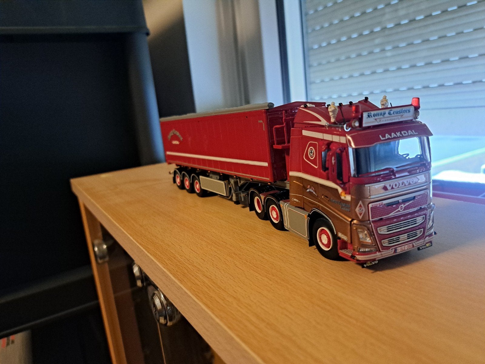 Tekno Volvo Ceusters, Ophalen of Verzenden