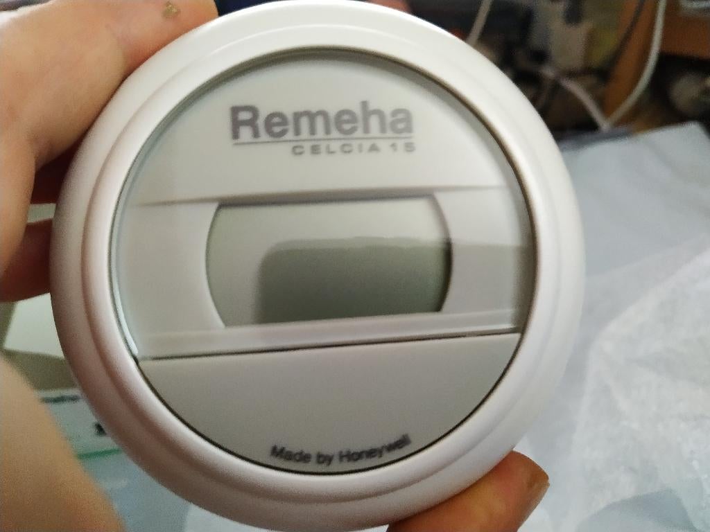 Remeha Celcia 15 en Remeha RU2, Thermostaat, Gebruikt, Minder dan 30 cm, Minder dan 60 cm