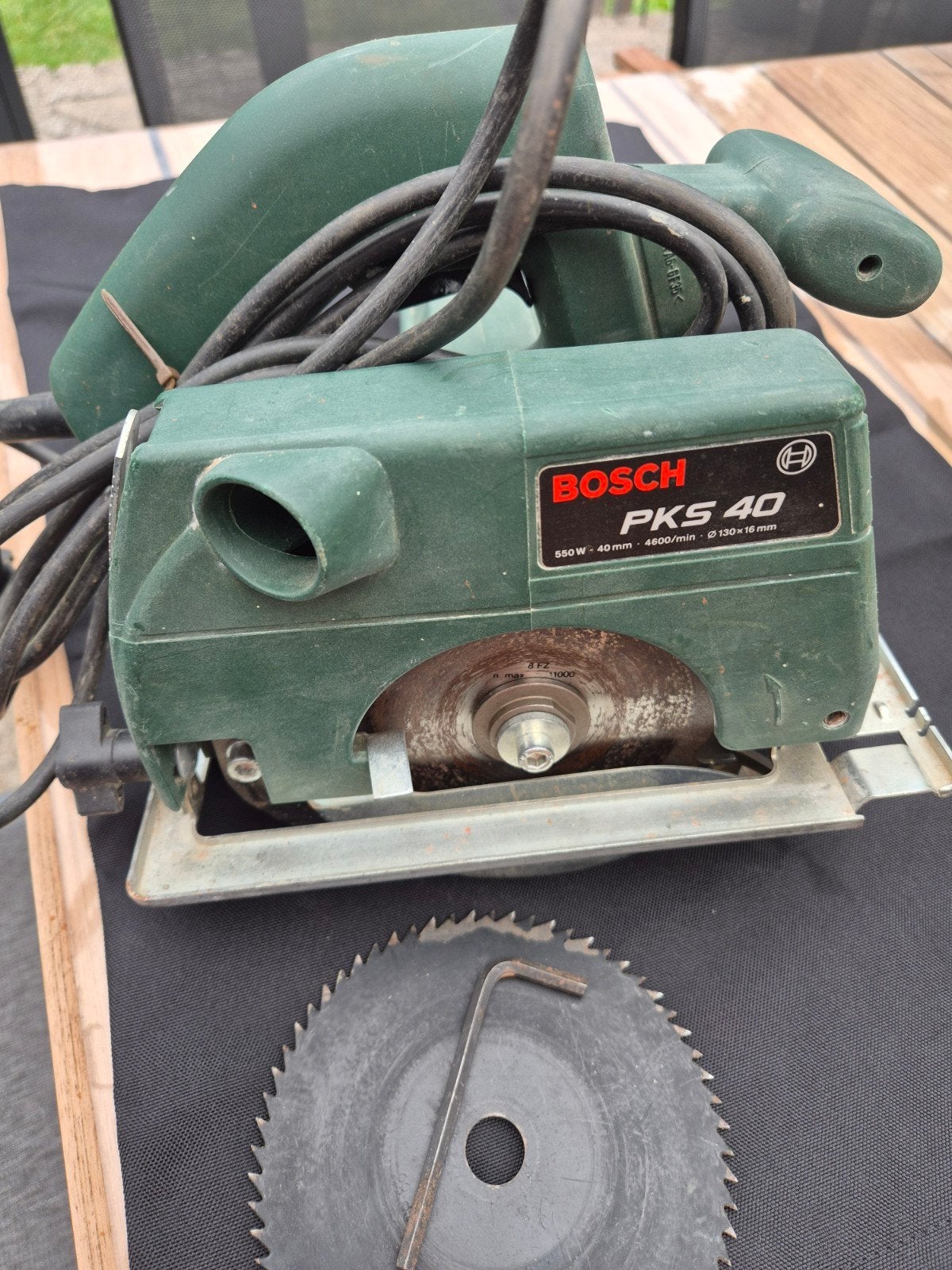 Bosch PKS 40 Cirkelzaag 550W - Compact en Krachtig, Gebruikt, Cirkelzaag, Ophalen of Verzenden, 30 tot 70 mm