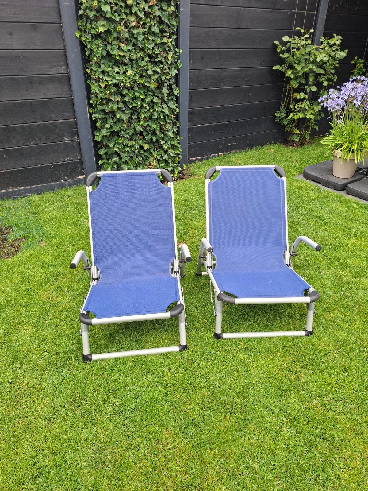 2x Blauwe Inklapbare Strandstoelen - Lichtgewicht & Compact, Tuin en Terras, Tuinstoelen, Ophalen of Verzenden, Gebruikt, Metaal