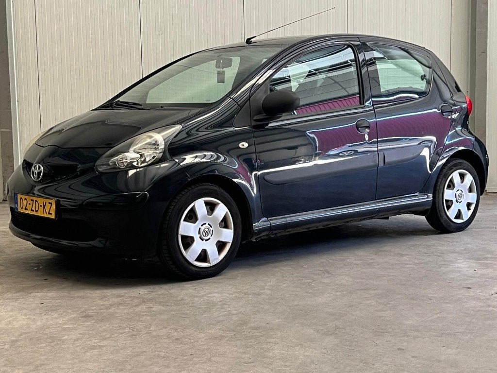 Toyota Aygo 1.0 12V Vvt-i 5DRS/Zwart/Airco, Voorwielaandrijving, Stof, Zwart, 4 stoelen