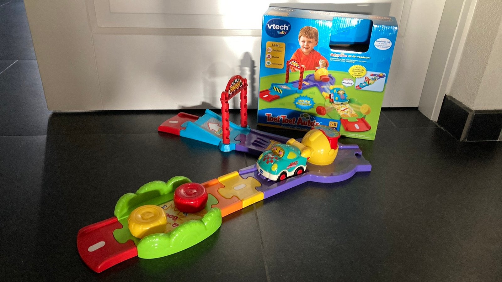 Toet toet auto’s - racebaan deluxe met Raf raceauto, Ophalen of Verzenden, Gebruikt, 2 tot 4 jaar