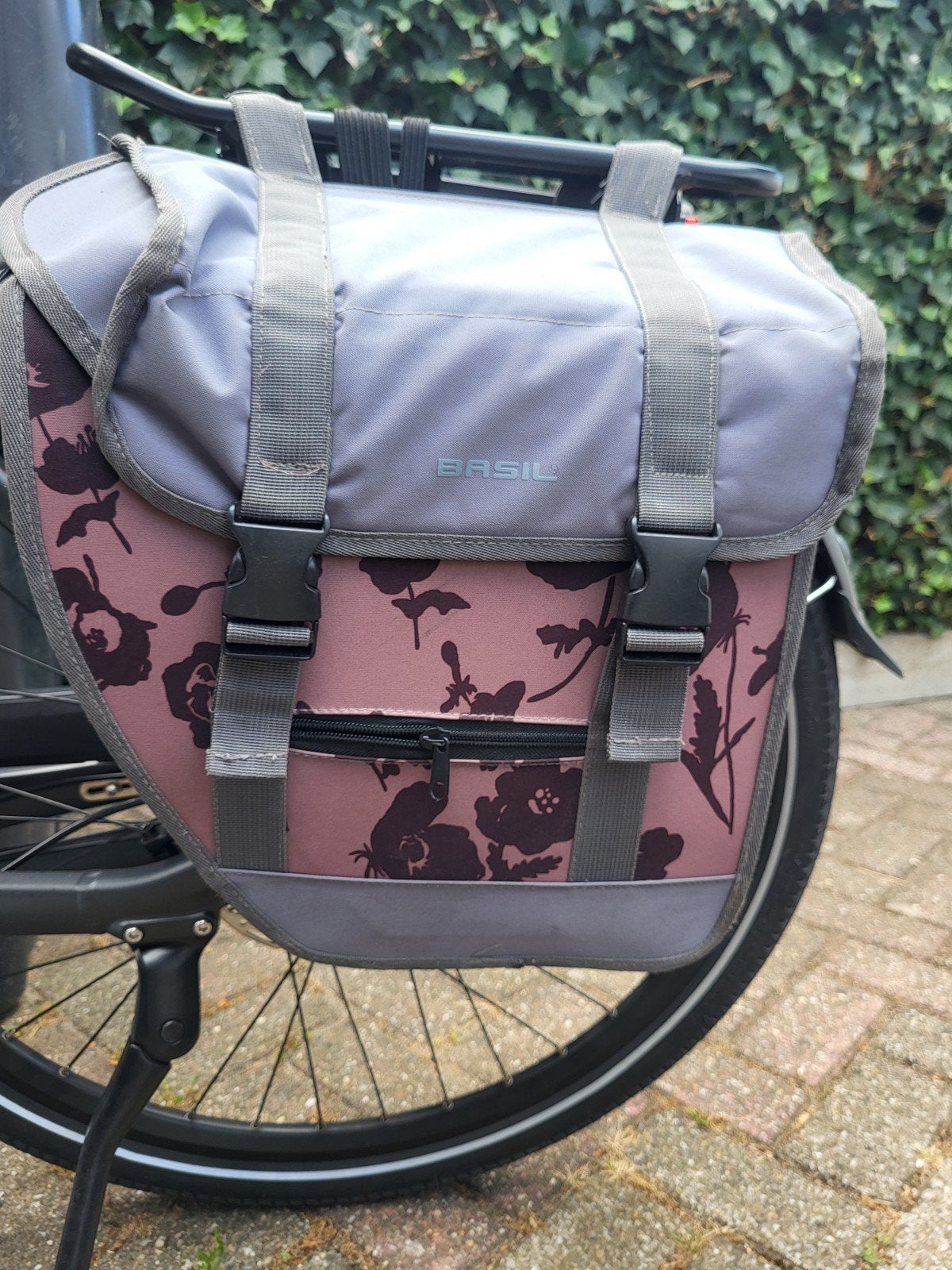 Basil fietstas, dubbel, bloemenprint, grijs/roze, Ophalen of Verzenden, Gebruikt, Basil