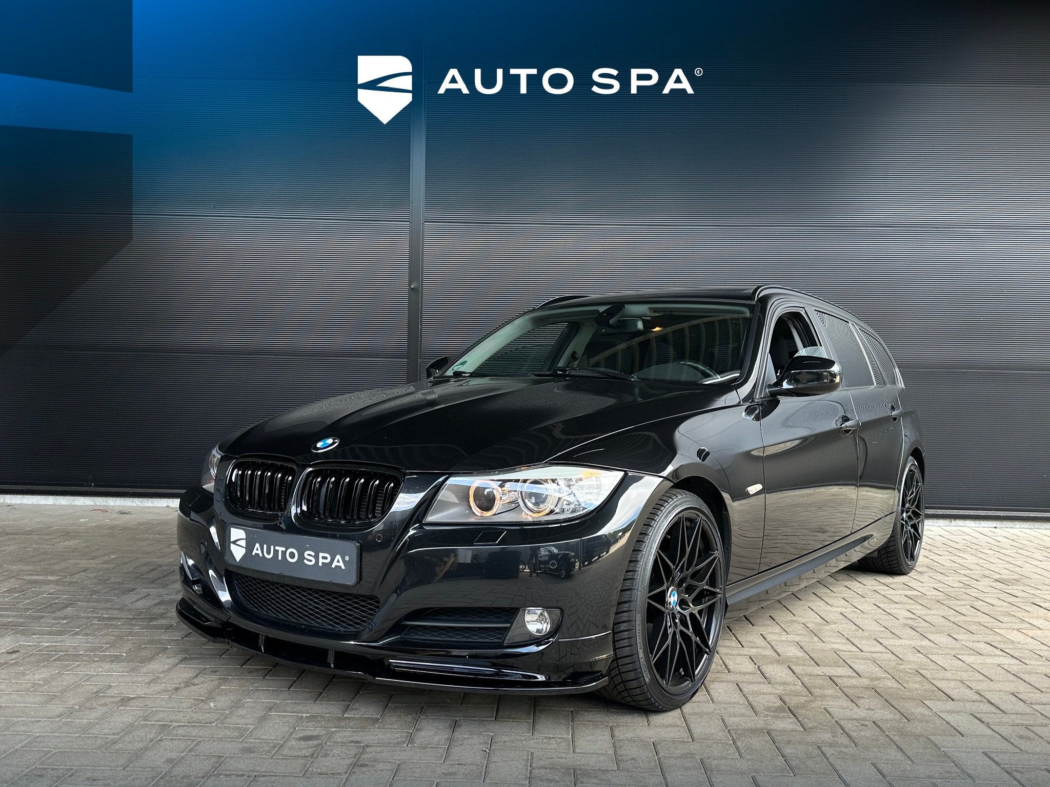 BMW 3 Serie 320i LCI PANODAK Clima Navi YOUNGTIMER Cruise Xe, 1490 kg, 4 cilinders, 4 stoelen, Zwart