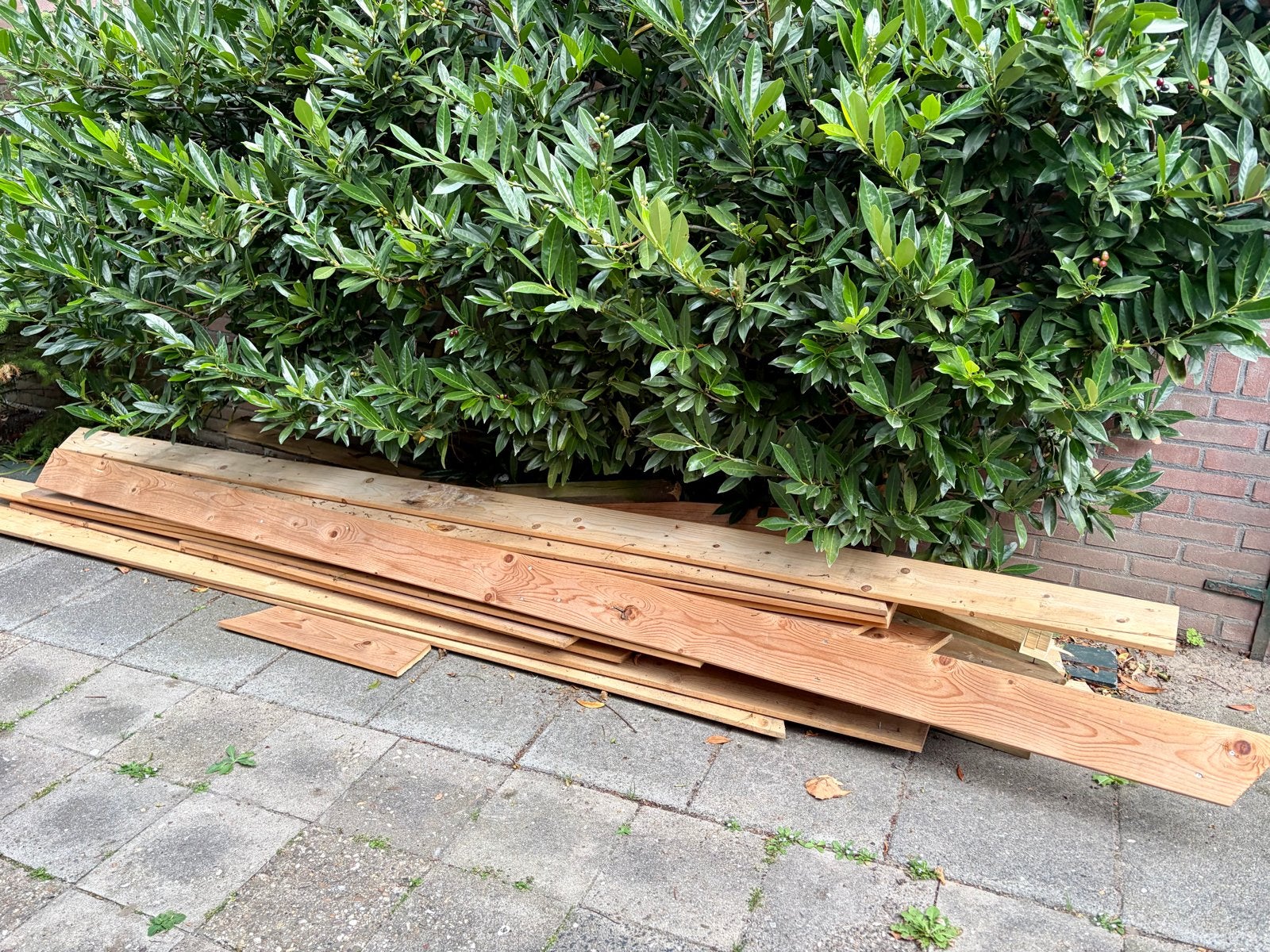 Diverse gebruikte houten planken en balken, Doe-het-zelf en Verbouw, Hout en Planken, Ophalen, Gebruikt, 25 tot 50 mm, Balk