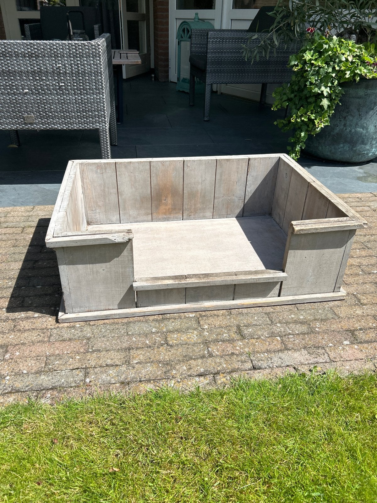 Houten hondenmand, Ophalen, Hondenmand