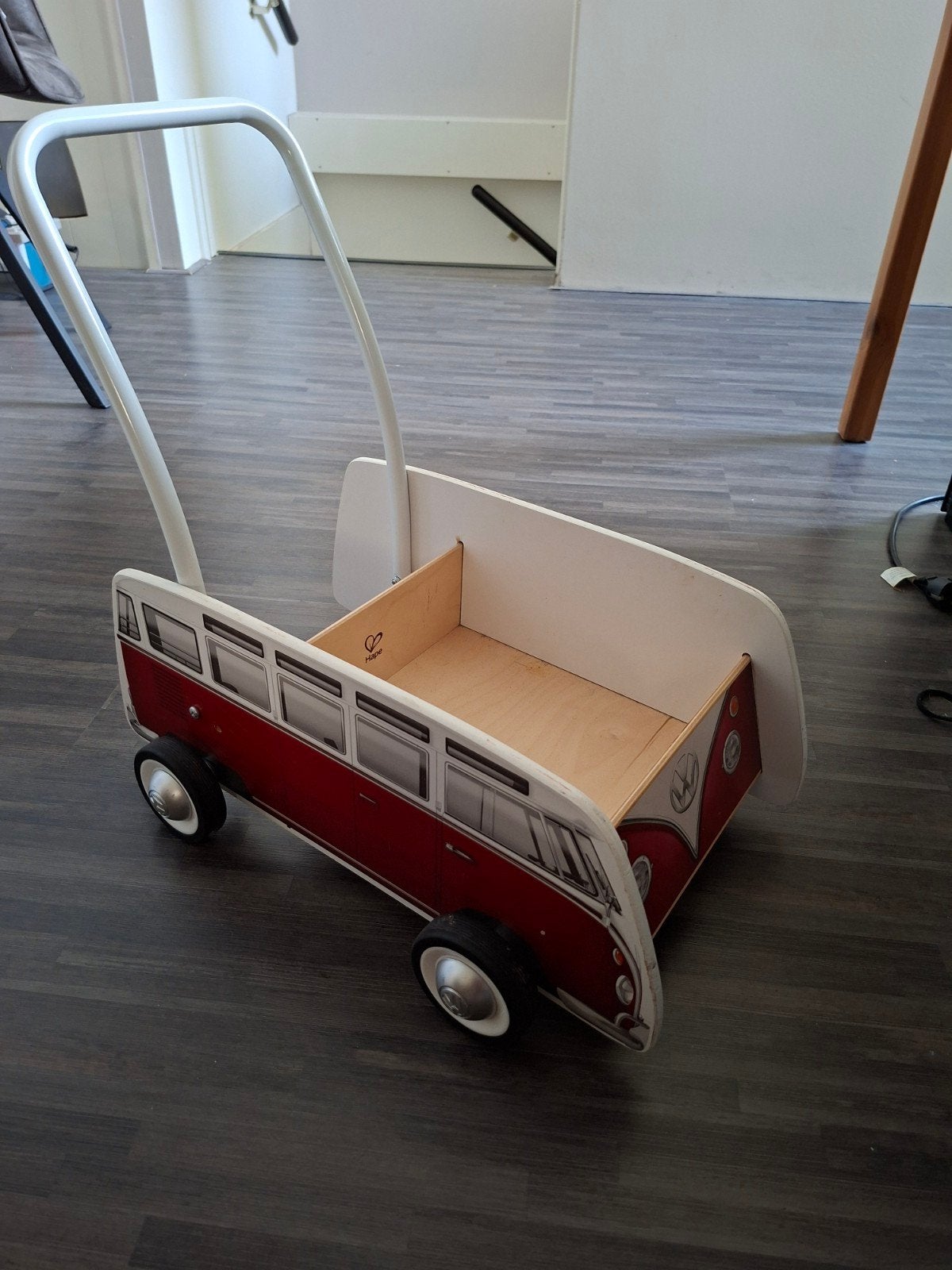 Houten loopwagen VW busje - Hape, Ophalen of Verzenden, Gebruikt