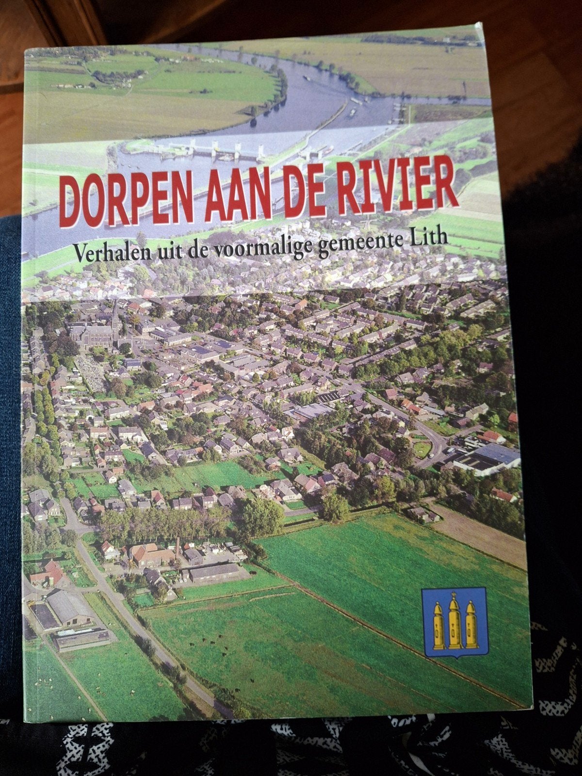 dorpen aan de rivier verhalen uit voormalige gemeente Lith, Ophalen of Verzenden, Zo goed als nieuw