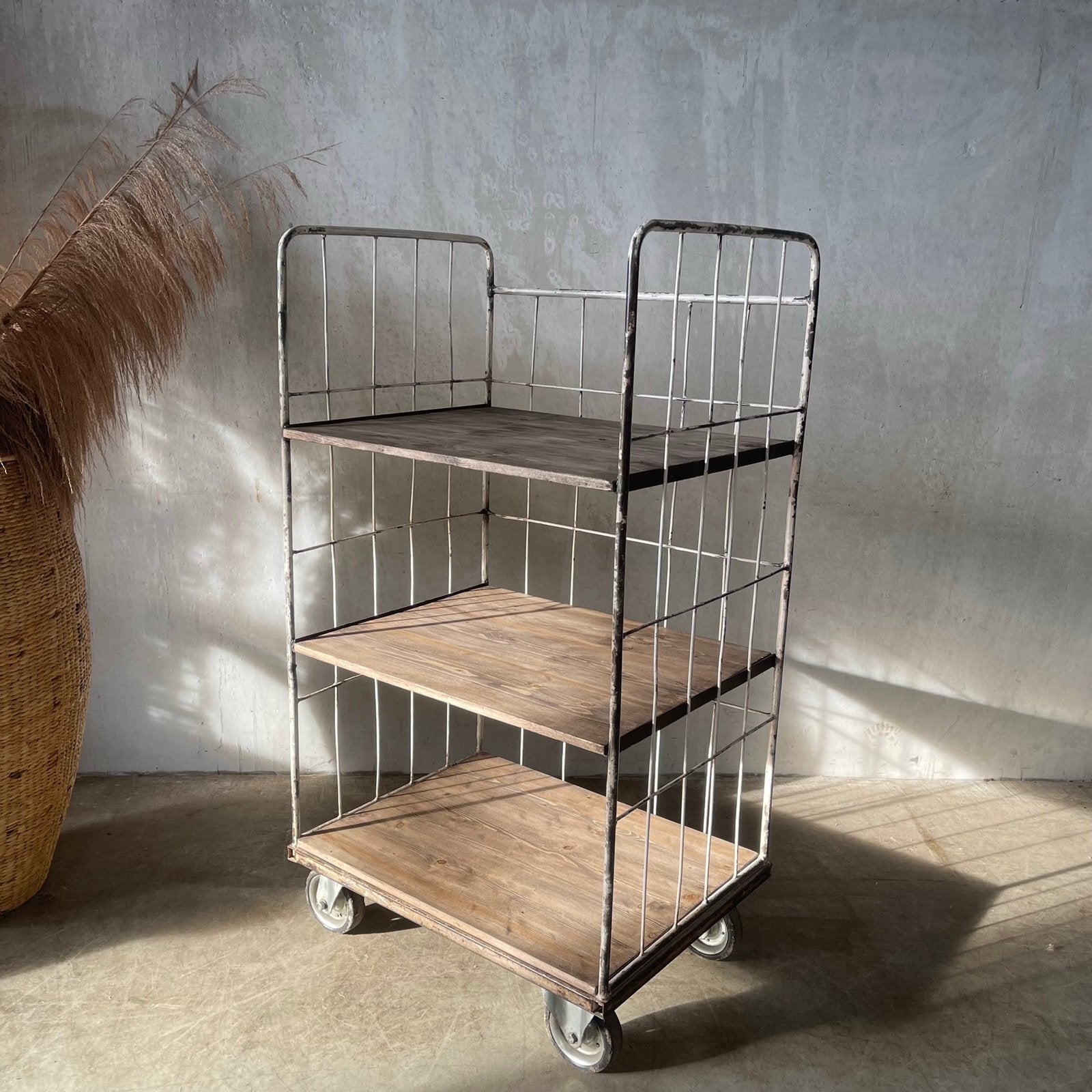 Oude trolley, vintage kast, kar, stelling, stellingkast, Doe-het-zelf en Verbouw, Transportwagens, 100 liter of meer, Ophalen