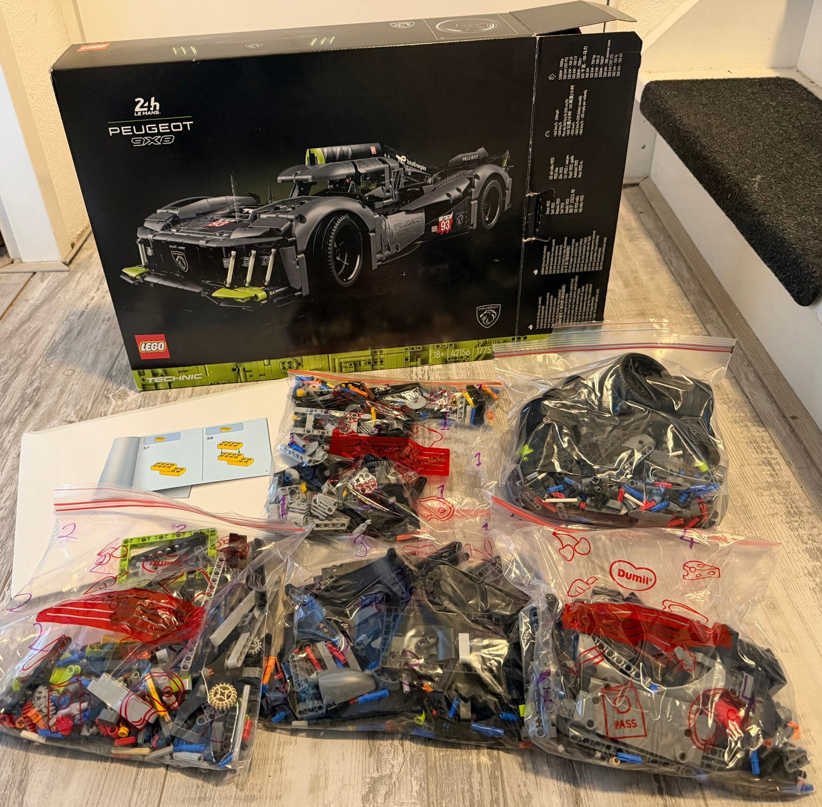 Lego 42156 Peugeot Le Mans, Kinderen en Baby's, Speelgoed | Duplo en Lego, Ophalen of Verzenden, Zo goed als nieuw
