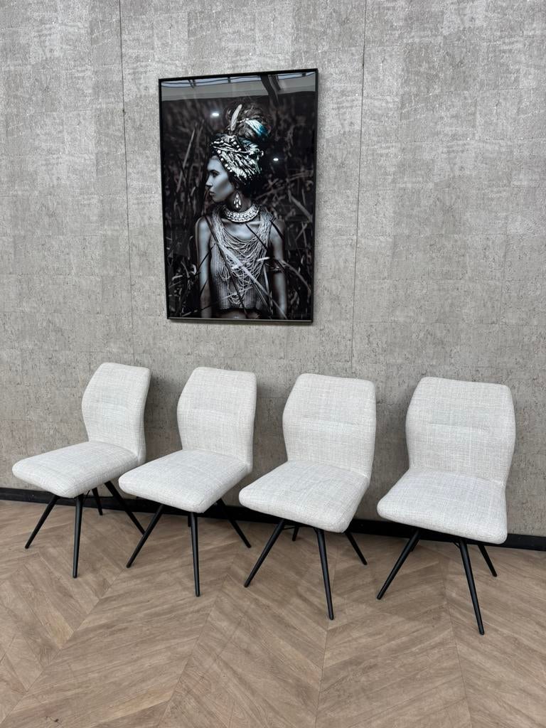 Setje van 4 eetkamerstoelen linnen/creme Fjord 1 *showroom, Overige kleuren, Ophalen of Verzenden, Zo goed als nieuw, Stof
