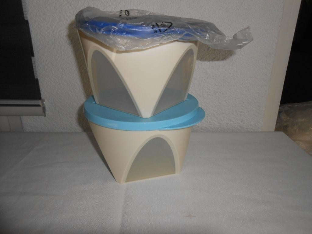 Tupperware Atlantis kom 1,5L Crème met blauw deksel NIEUW, Ophalen of Verzenden, Nieuw, Crème, Bak of Kom