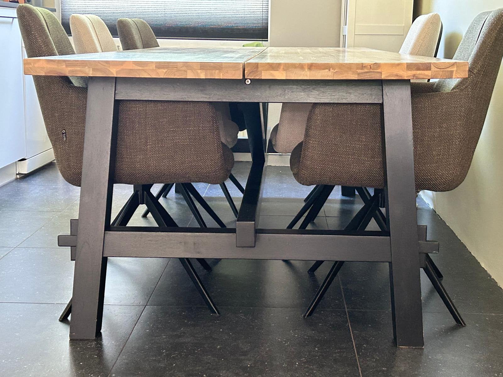 SKOGSTA tafel van ikea, Ophalen, 200 cm of meer, 50 tot 100 cm, Zo goed als nieuw
