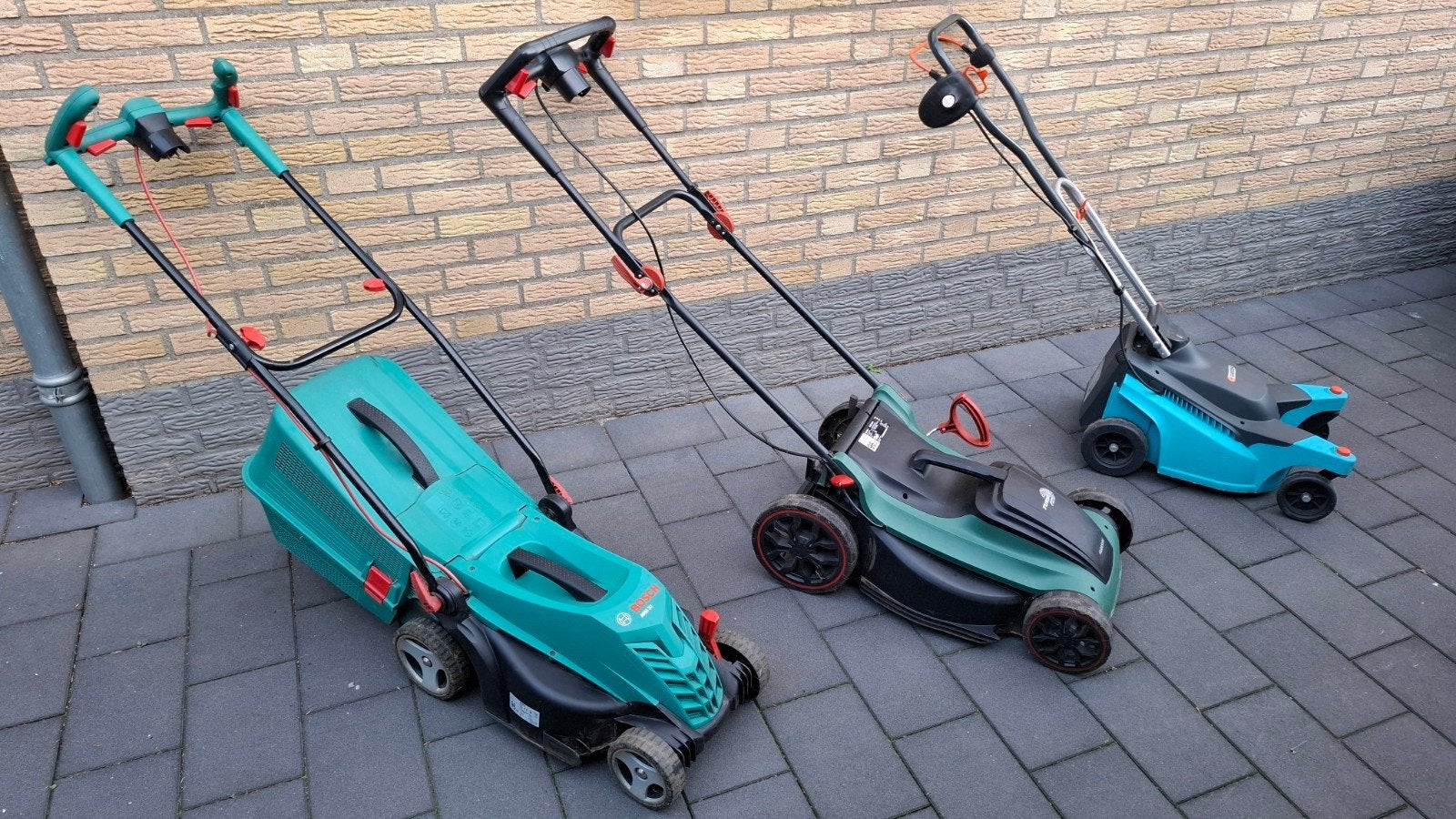 Partij Duwmaaiers grasmaaiers Bosch Gardena Parkside, Ophalen, Cirkelmaaier, Gebruikt, Elektrische grasmaaier
