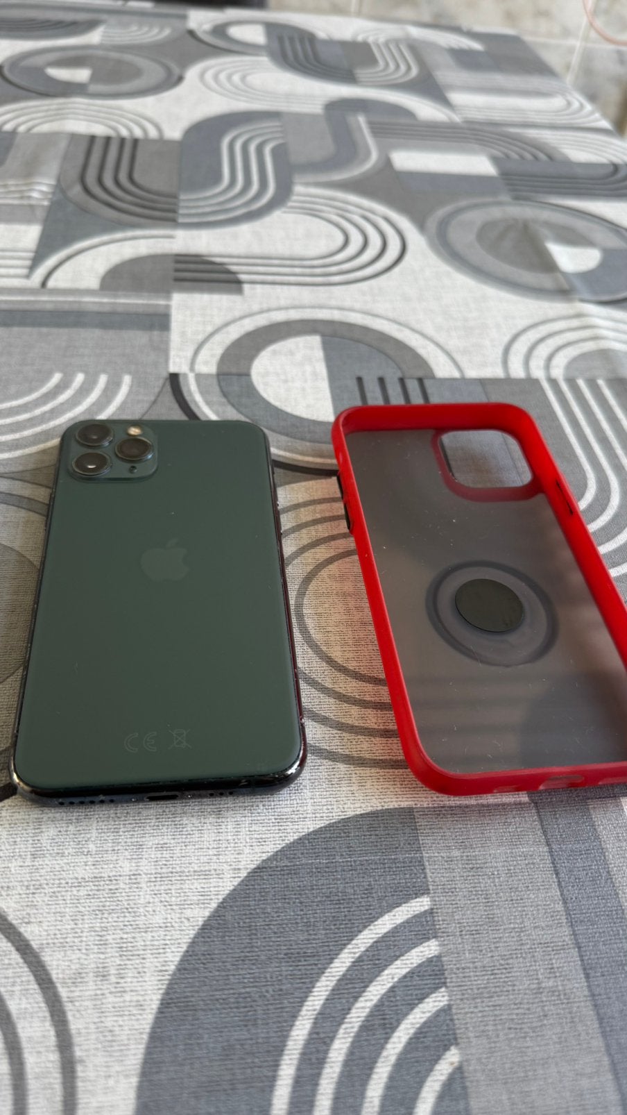 Iphone 11 Pro Hoesje en Lader !, Ophalen, Zo goed als nieuw, IPhone 11 Pro