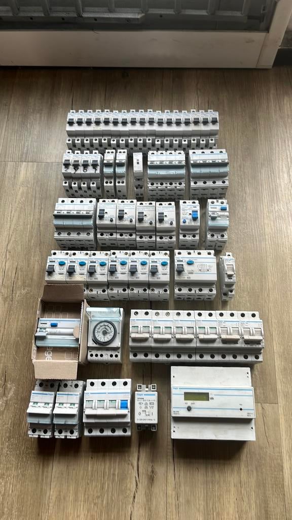 Diverse Hager automaten aardlekschakelaars, Doe-het-zelf en Verbouw, Elektra en Kabels, Ophalen of Verzenden, Zo goed als nieuw