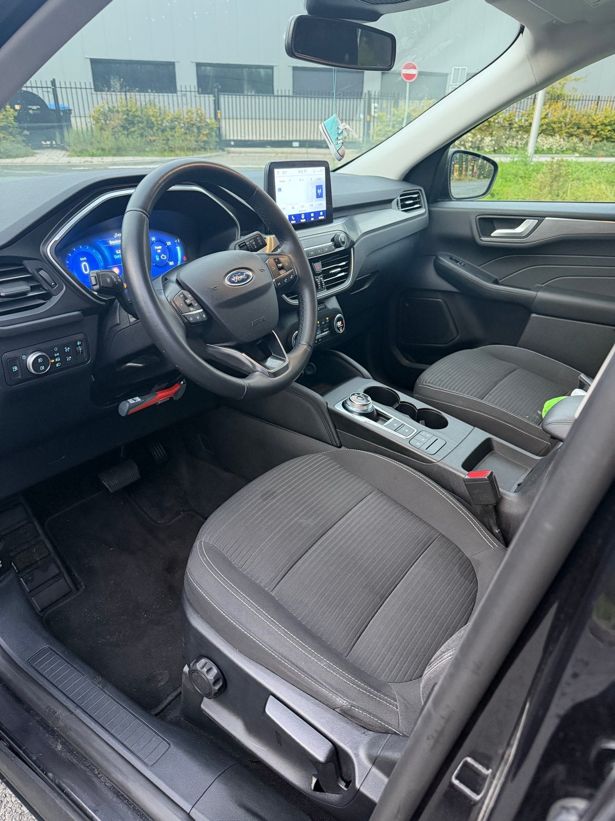 Foto 6 van Ford Kuga 2.5 Phev E-cvt 225pk 2021 Zwart