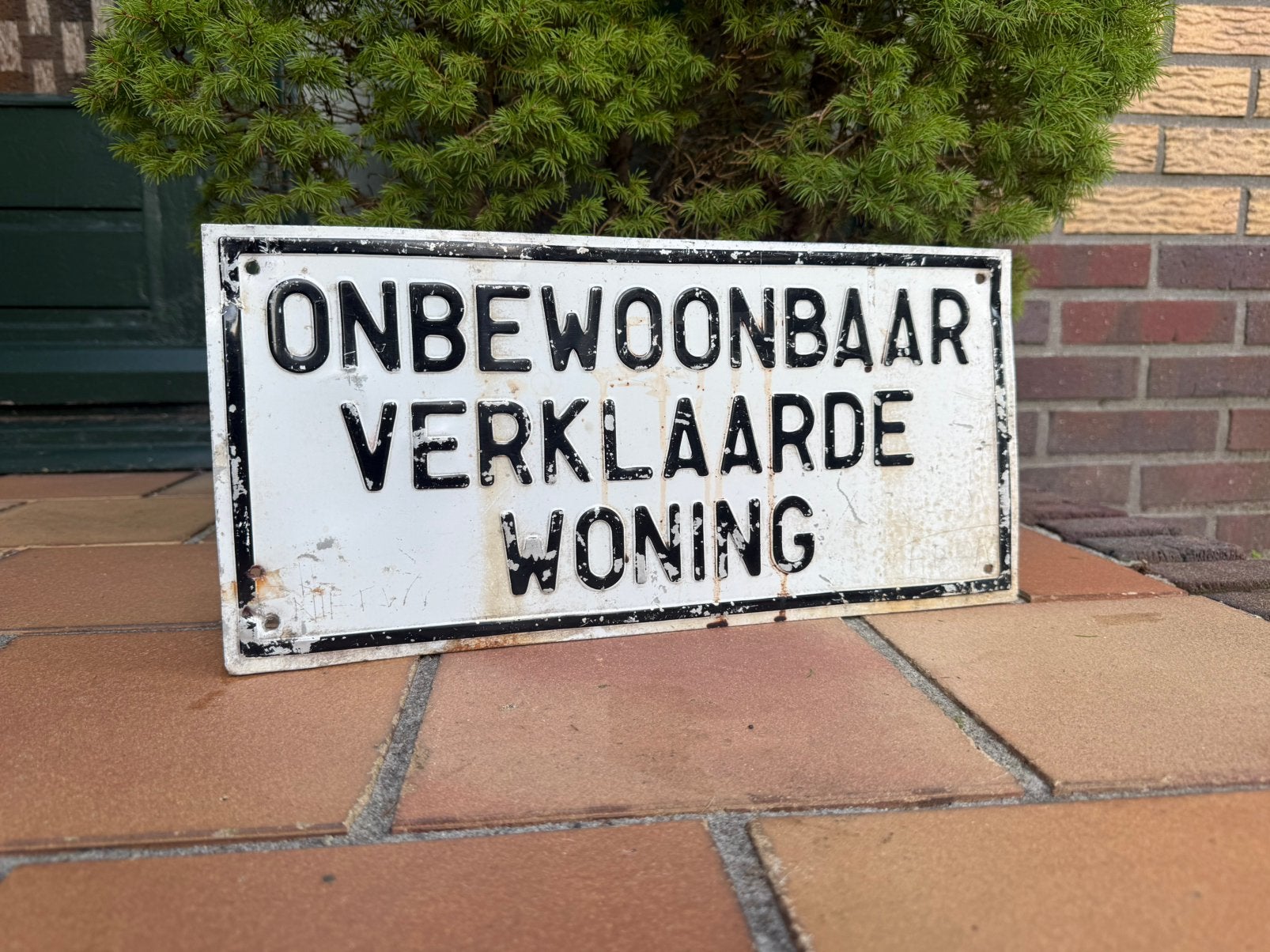Oud blikken bord onbewoonbaar verklaarde woning, Ophalen of Verzenden, Gebruikt, Reclamebord