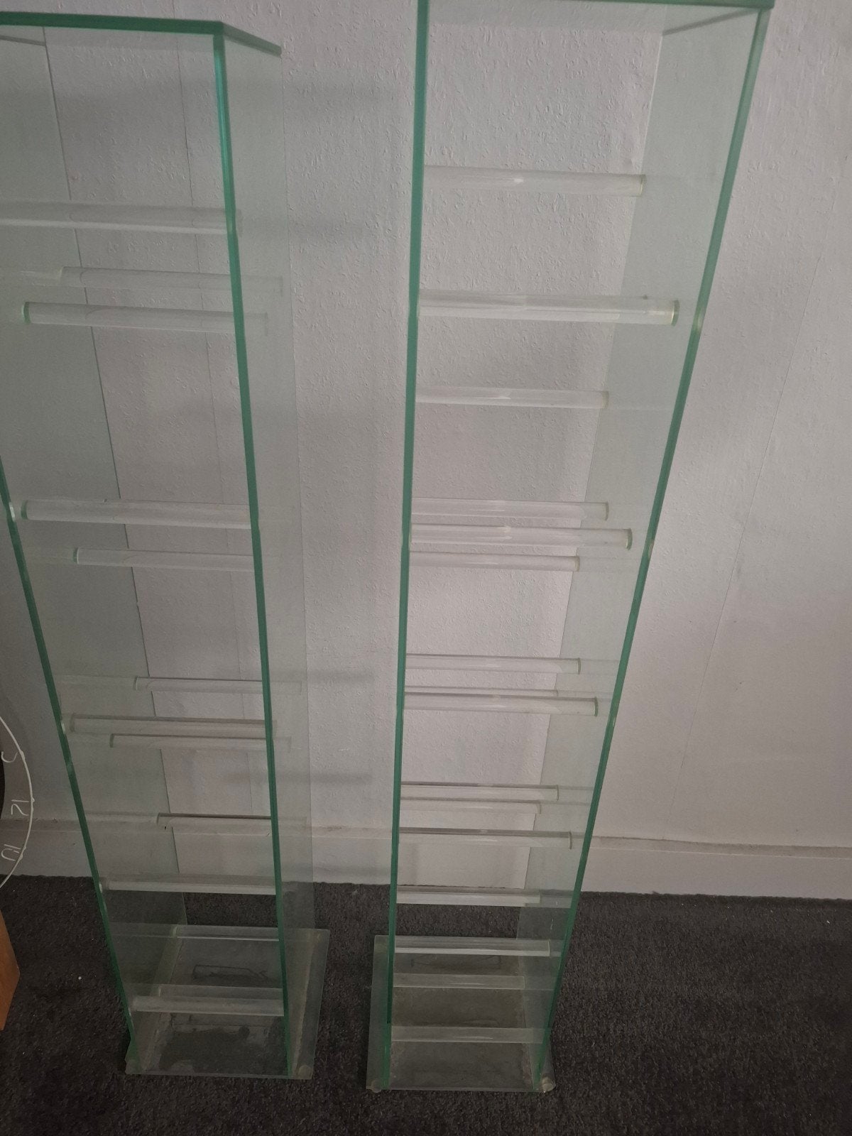 Glazen display zuil / vitrinekast voor cd s, Ophalen, Gebruikt