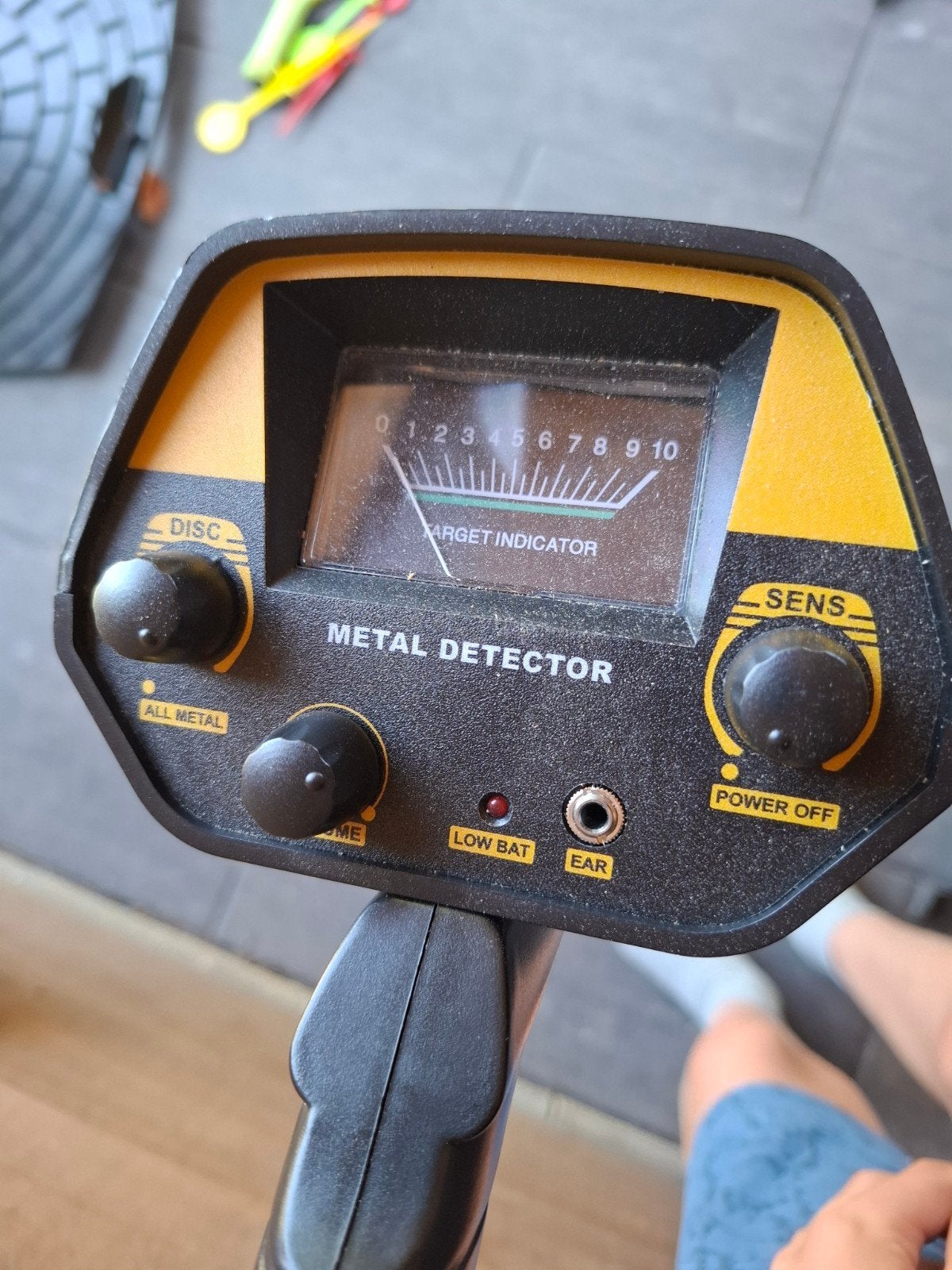 Vosoi Metaaldetector met Koptelefoon en Schep, Overige merken, Gebruikt, Ophalen of Verzenden, 30 cm of minder