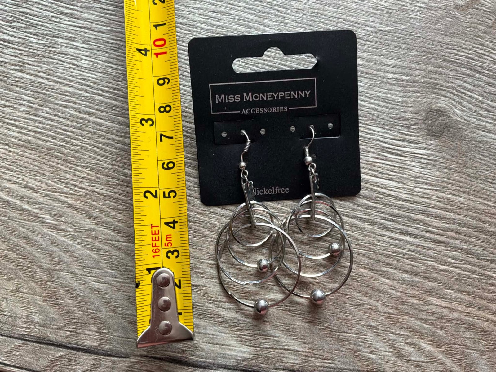 Stijlvolle zilverkleurige oorbellen, Overige materialen, Hangers, Ophalen of Verzenden, Zo goed als nieuw