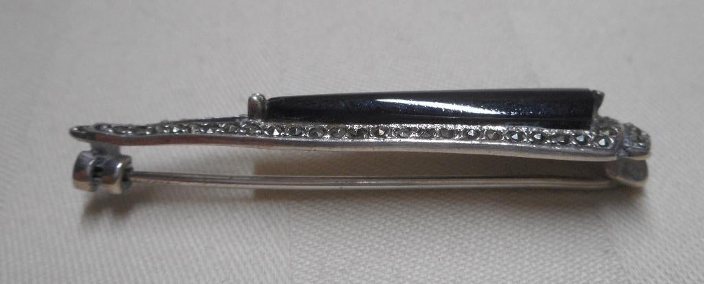 Zilveren antieke broche met onyx en markasiet nr.1742, Verzenden, Zilver, Broche