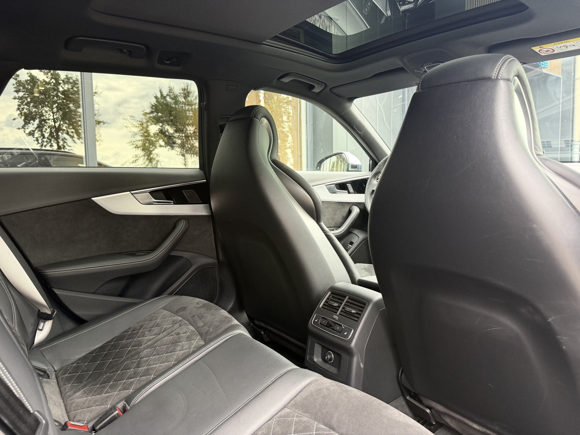 Foto 33 van Audi RS4 Avant 2.9 TFSI quattro B&O Massage (bj 2021)