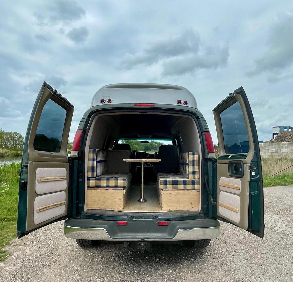 Chevrolet Globmaster diesel  aantoonbaar weinig km, Chemisch toilet, Dakluik, Tot en met 2, Diesel