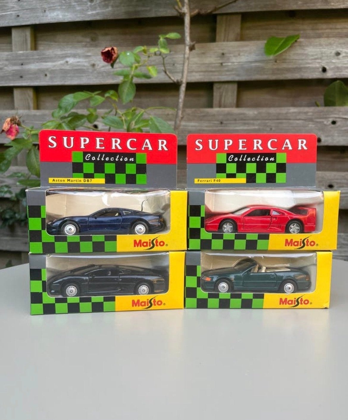 Maisto Supercar Collection: Aston Martin, Ferrari, Lamborghi, Hobby en Vrije tijd, Modelauto's | 1:43, Ophalen of Verzenden, Nieuw