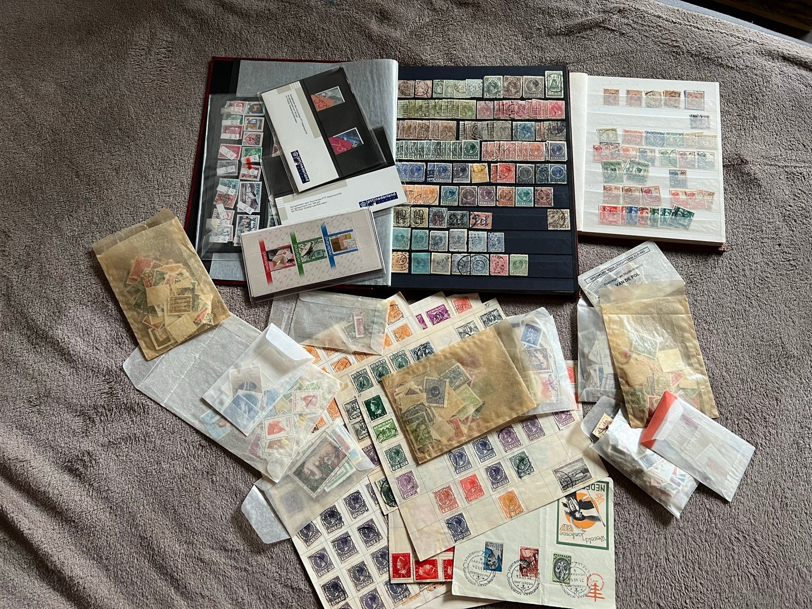 Grote verzameling postzegels in albums en zakjes, Postzegels en Munten, Postzegels | Nederland, Ophalen of Verzenden, T/m 1940