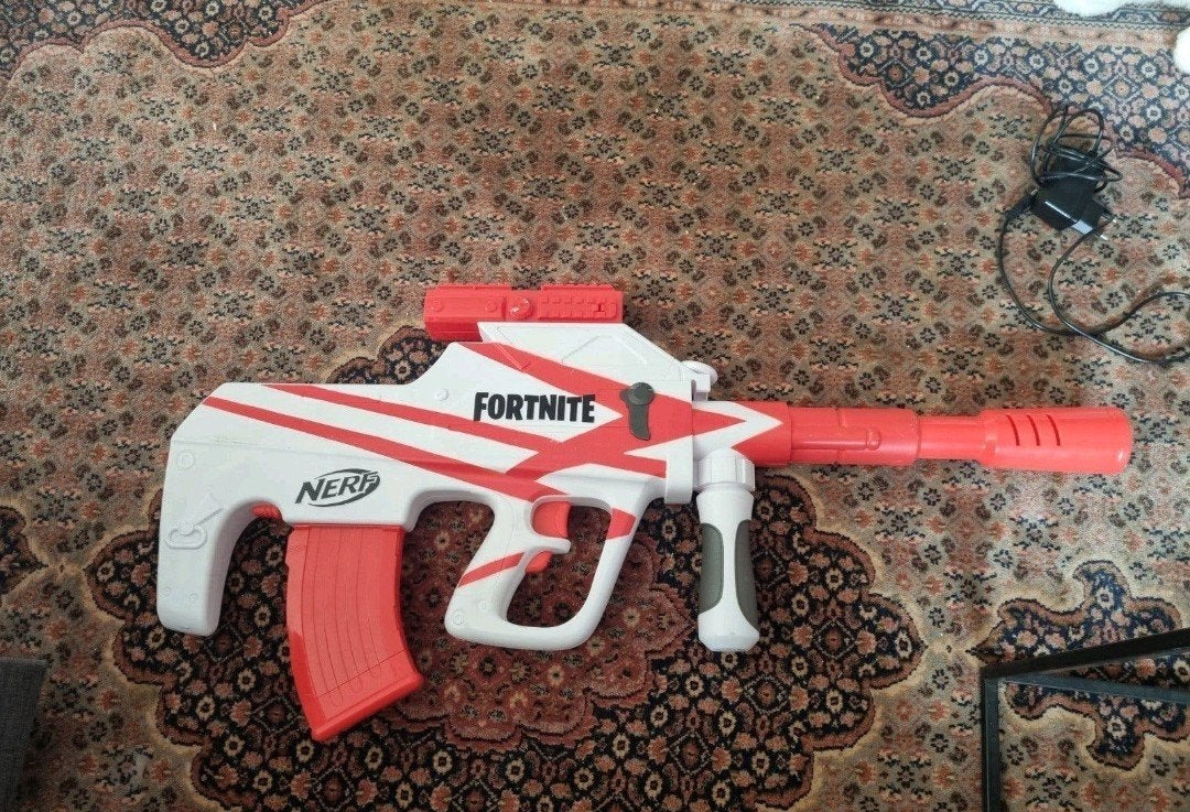 fortnite nerff, Ophalen