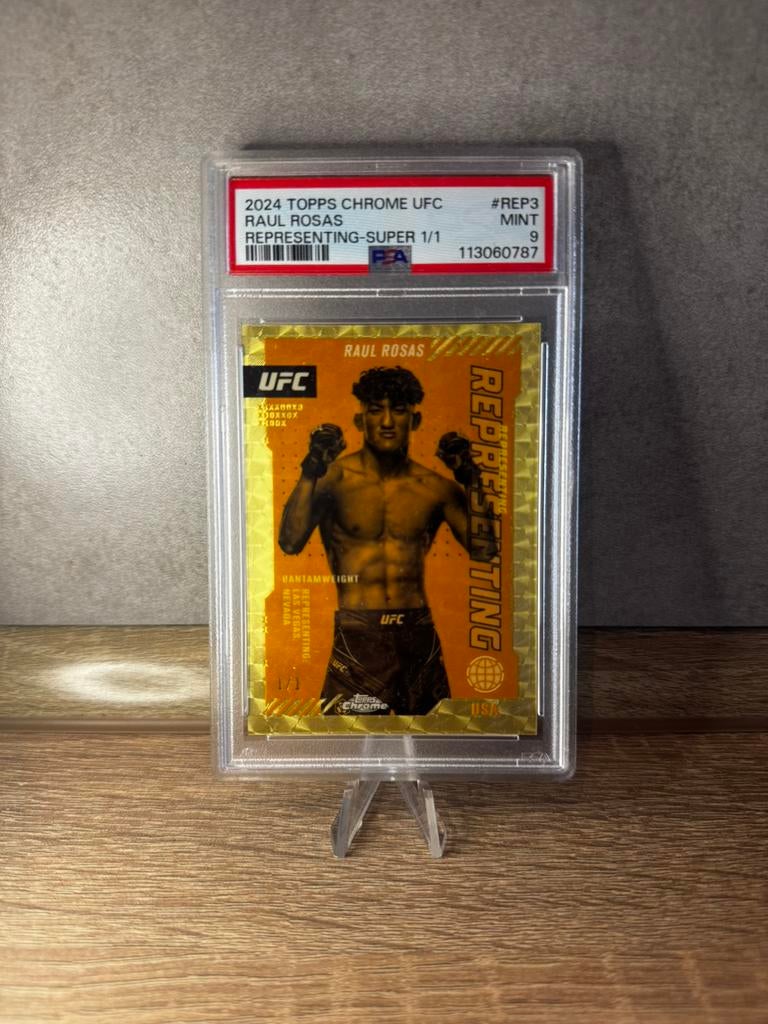 PSA 9 RAUL ROSAS 1/1 GOLD REFRACTOR UFC TOPPS CHROME, Ophalen of Verzenden, Zo goed als nieuw, Plaatje