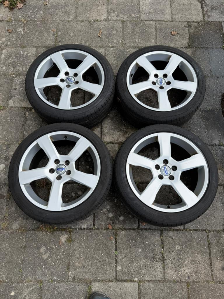 2 sets Volvo Cratus 18 inch wielen met banden, Auto-onderdelen, Banden en Velgen, Ophalen, 18 inch, Banden en Velgen, Personenwagen