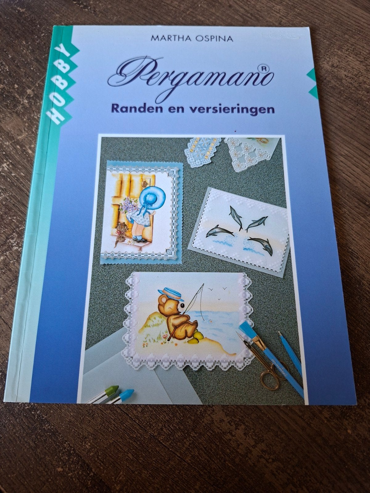 Pergamano Randen en Versieringen - Martha Ospina, Boeken, Ophalen of Verzenden, Zo goed als nieuw, Scrapbooking en Knutselen, Martha Ospina